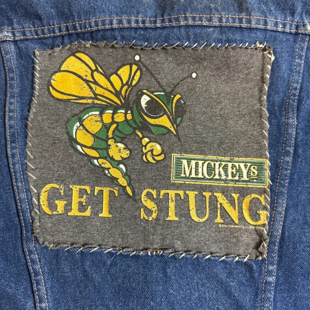 Vintage Rustler Denim Trucker‎ Jacket M Mickey's Get Stung Patch Punk Pins read